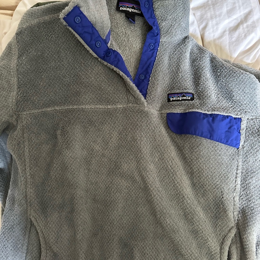 Patagonia Gray Fleece with Blue Trim
